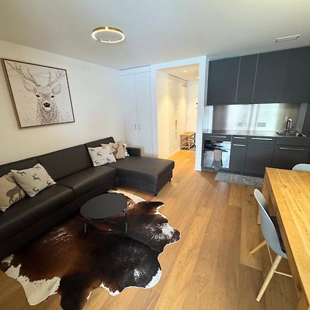 Beautiful Sunny New 1 Bed Apt Флимс Экстерьер фото