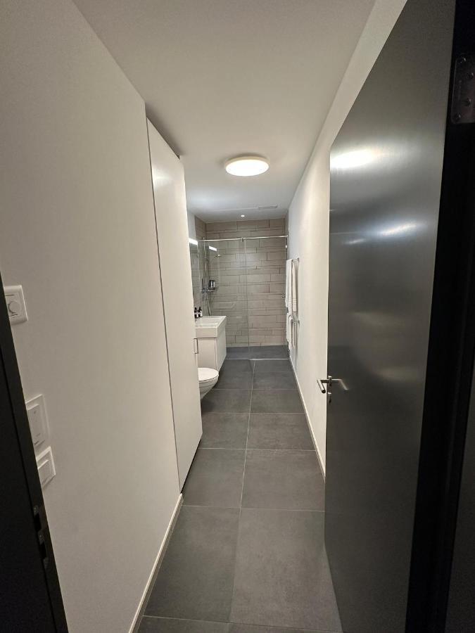 Beautiful Sunny New 1 Bed Apt Флимс Экстерьер фото